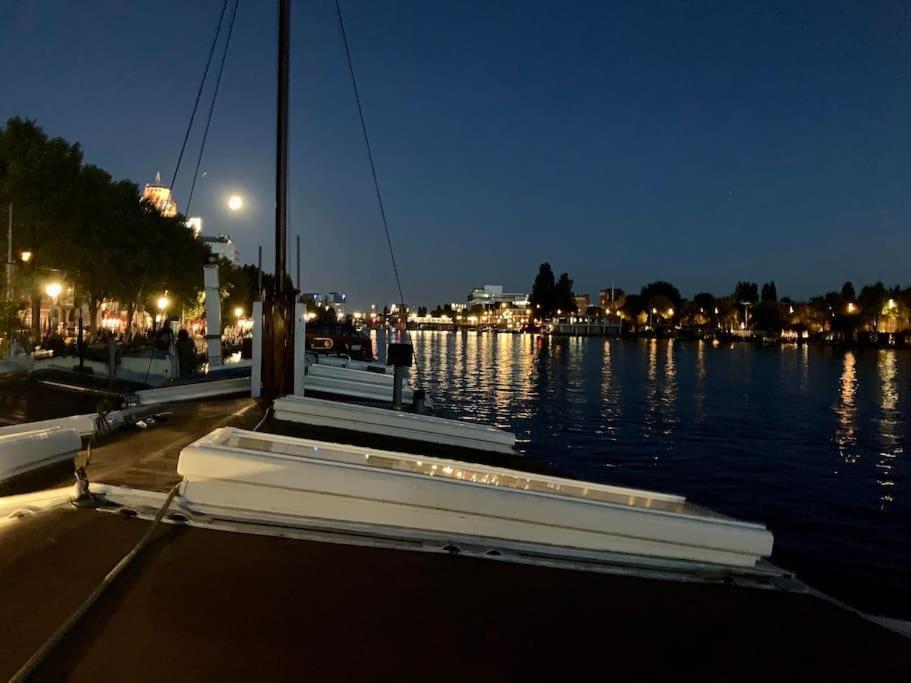 Ferienwohnung Houseboat In Amsterdam Exterior foto